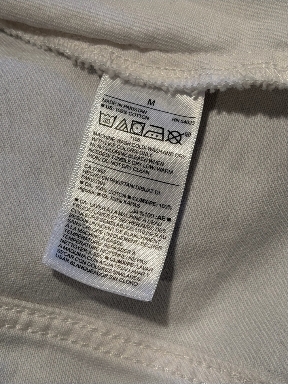 Old Navy White Denim Jacket - Women's Medium, Classic Fit - Picture 4 of 4